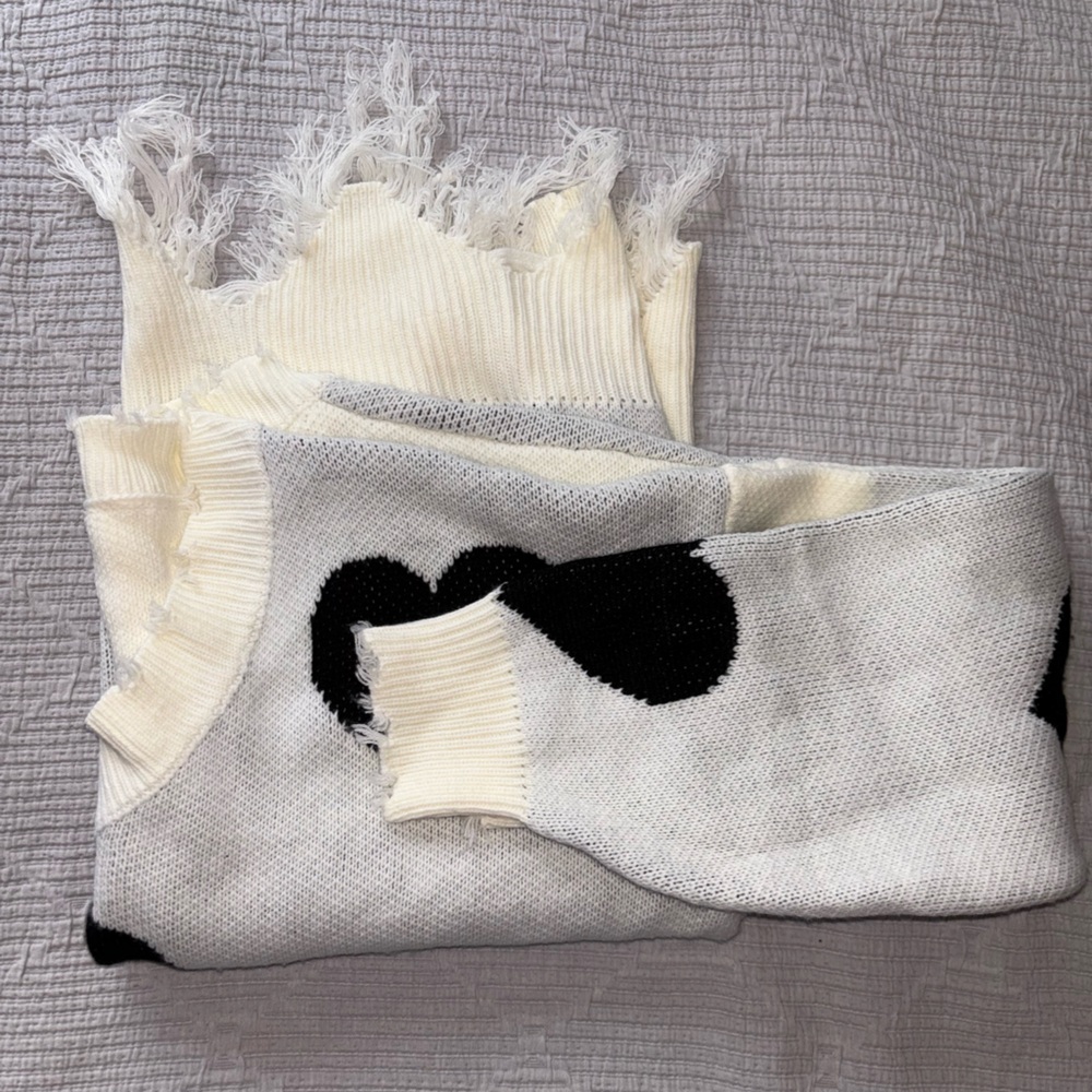 Distressed Heart Sweater - Picture 7 of 12